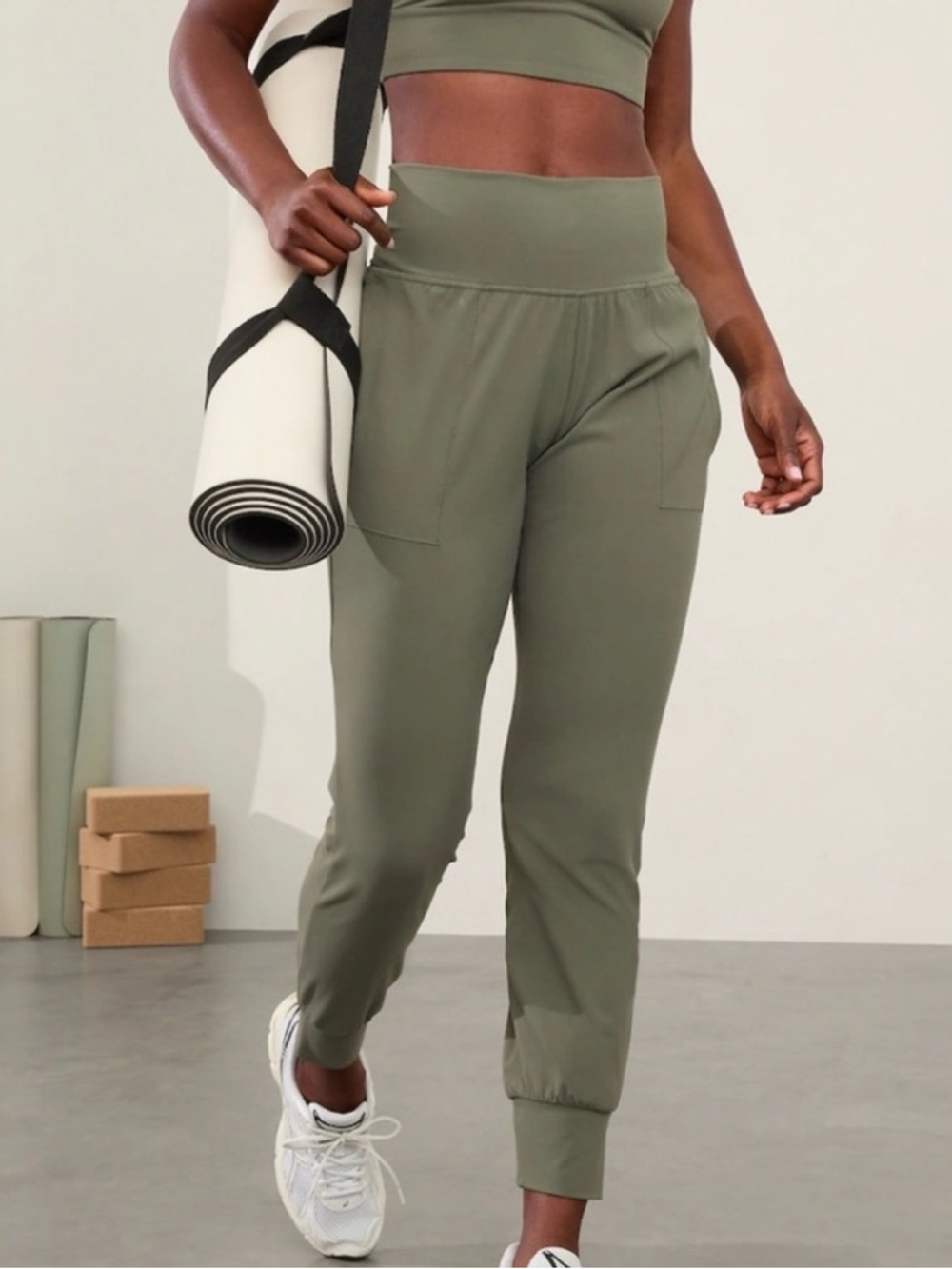 Athleta salutation jogger! So soft!